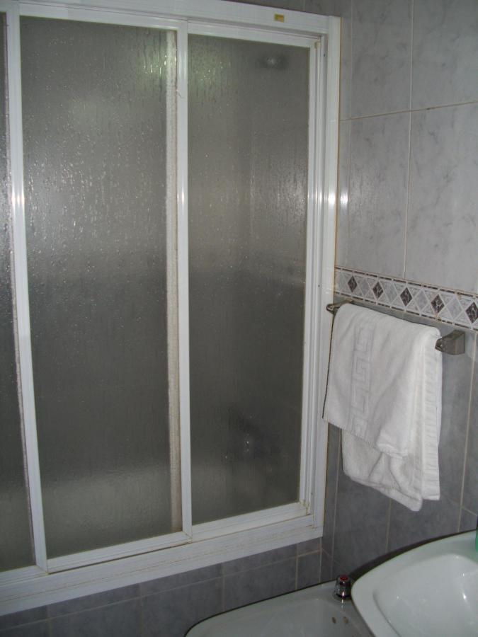 Hostal Paracuellos Paracuellos de Jarama Zimmer foto